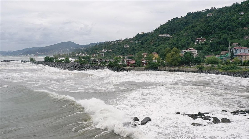 Batı  Karadeniz'in kıyı kesimleri için kuvvetli rüzgar ve fırtına uyarısı